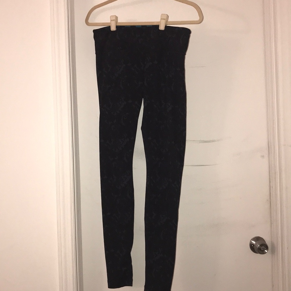 Lululemon printed wunder under pants